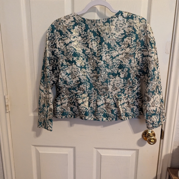 ✨3/$15✨ Women's One Button Top - Picture 5 of 7